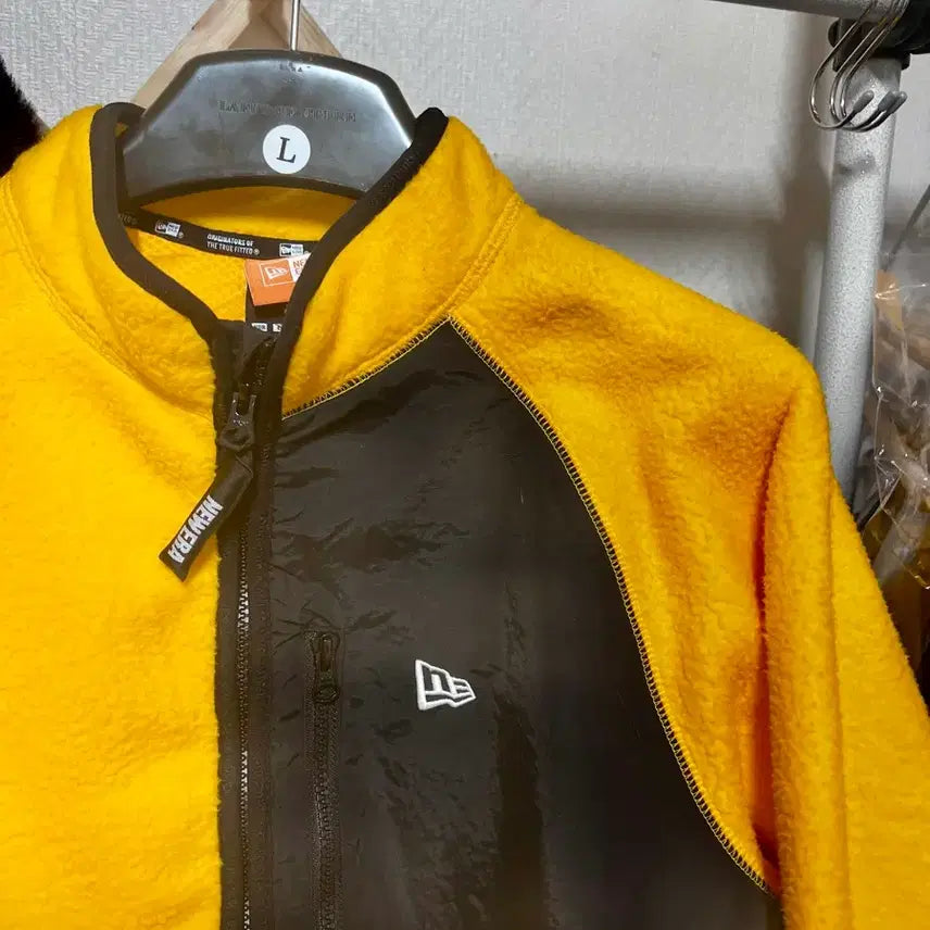 [SOLD OUT] [L] 뉴에라 폴라 플리스 집업 다크 옐로우 12866475