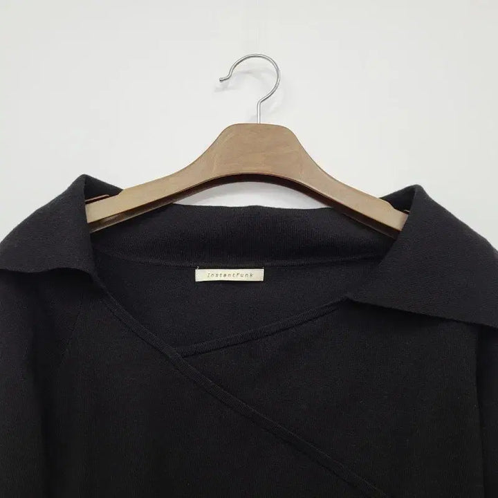 [SOLD OUT] 인스턴트펑크/0/2023ss/크로스 크롭 니트/앨리스/941