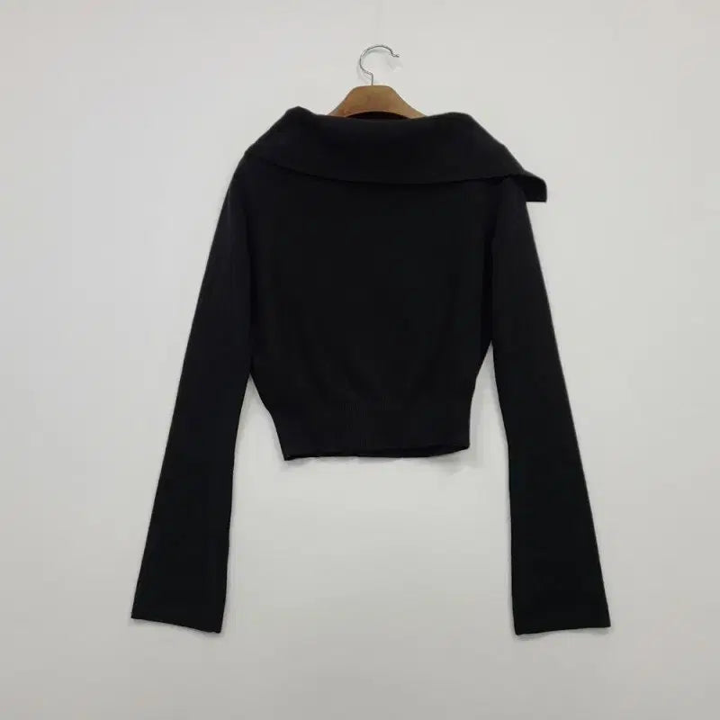 [SOLD OUT] 인스턴트펑크/0/2023ss/크로스 크롭 니트/앨리스/941