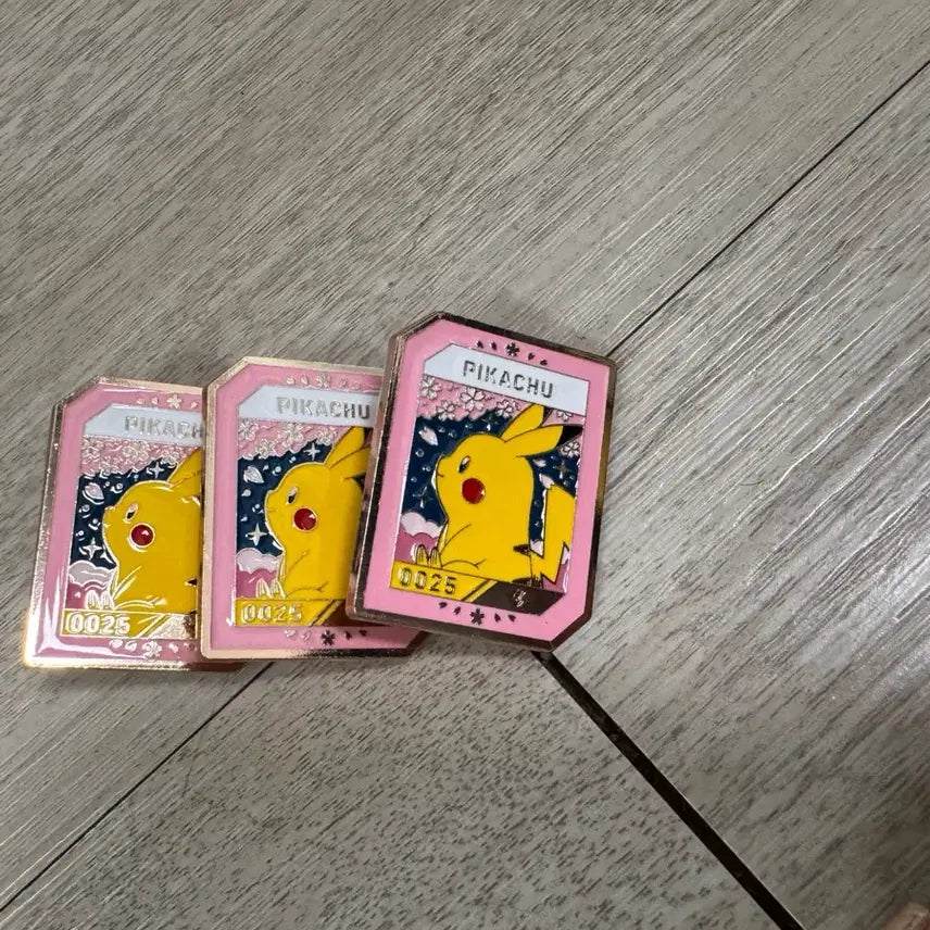 [SOLD OUT] 포켓몬스터 피카츄 벚꽃 뱃지 키링