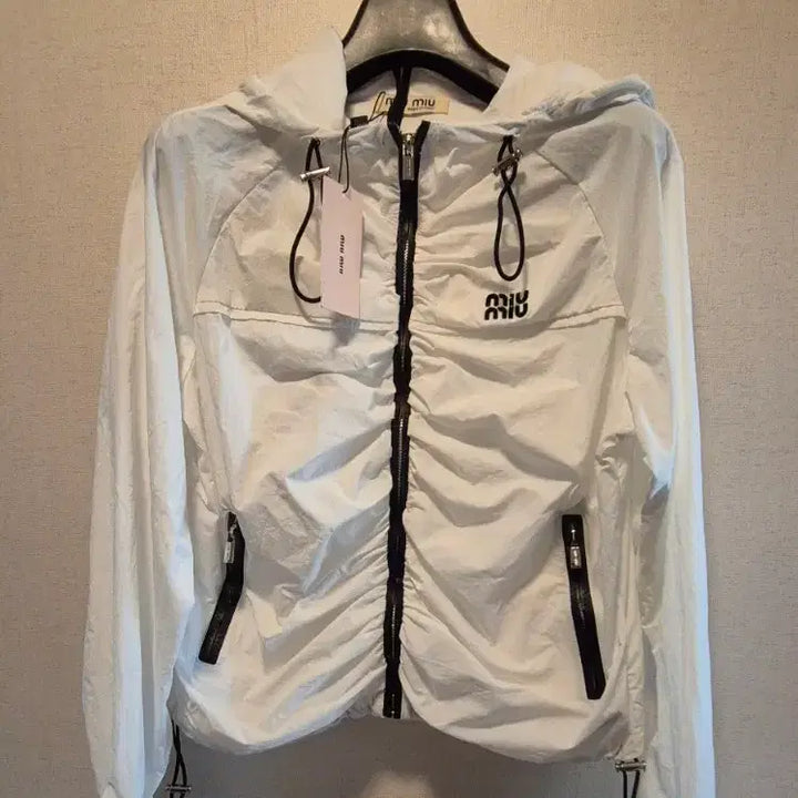 [SOLD OUT] (새상품)고퀄 디자인 화이트 바스락 치마 세트