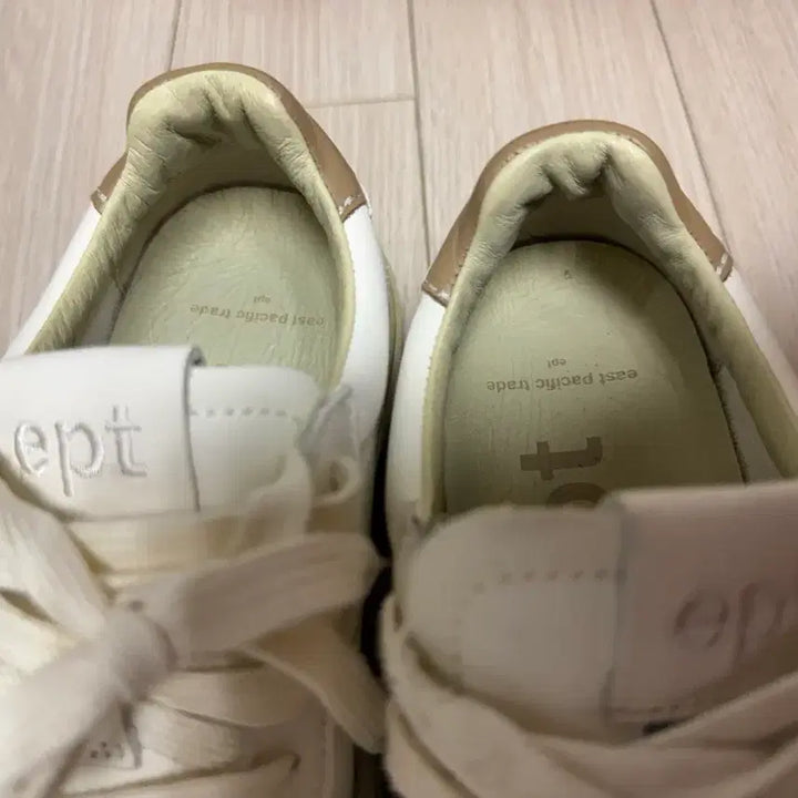 [BUNJANG] eptr Sneakers White Vintage Style 240mm / eptr 스니커즈 화이트 빈티지 스타일 240mm