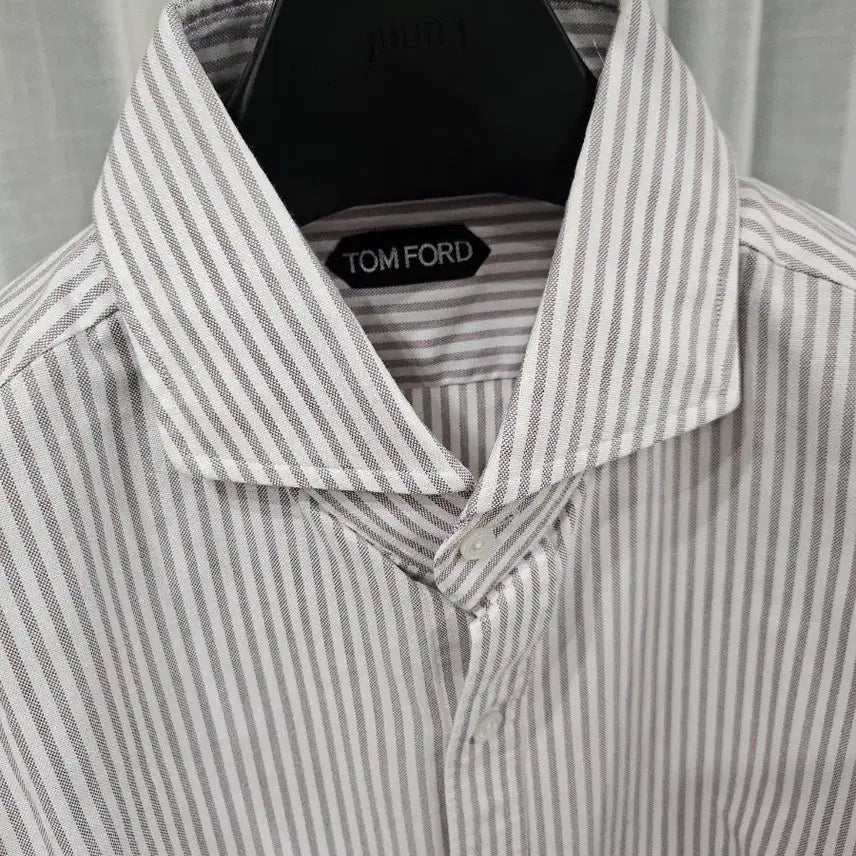 [SOLD OUT] 톰포드 스트라이프 셔츠 44