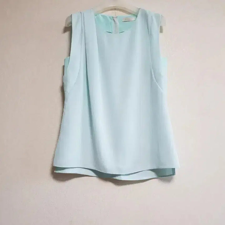 [SOLD OUT] 쉬즈미스 민소매