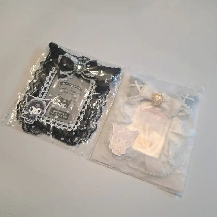 [BUNJANG] Kuromi Photocard Holder Set / 쿠로미 포카 홀더 블랙,화이트 세트