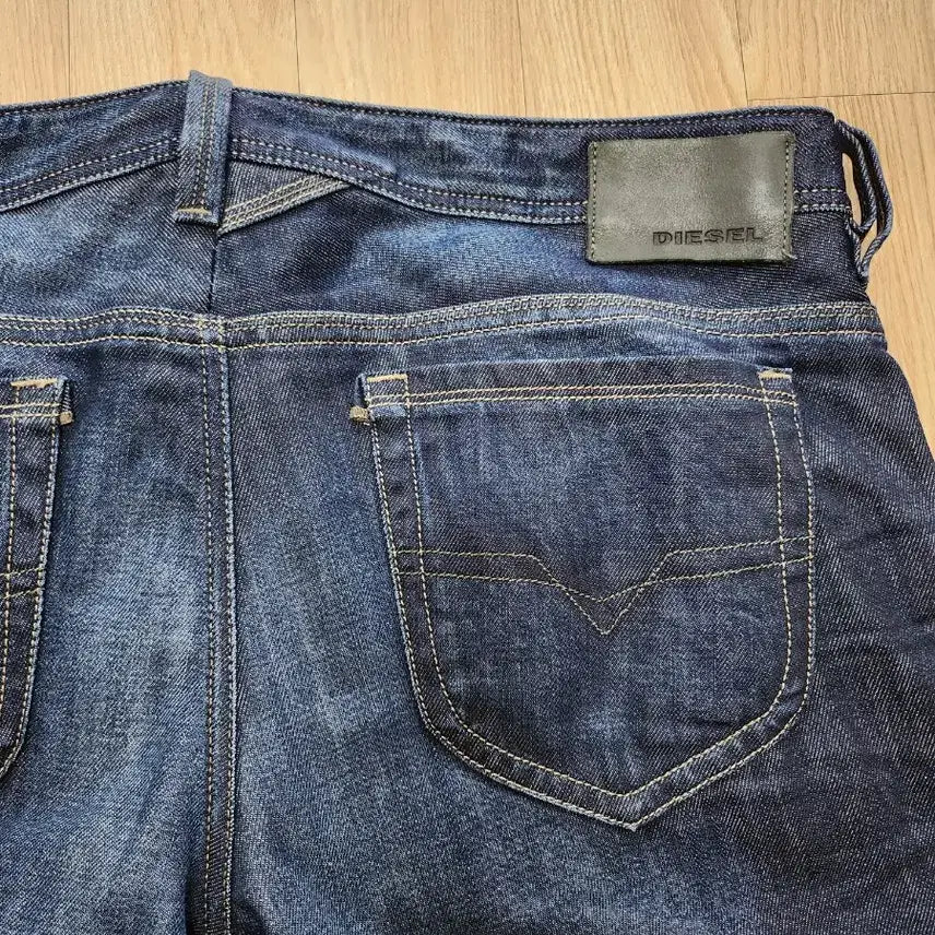 [BUNJANG] Diesel Thanaz Jeans / 디젤 thanaz 청바지(36