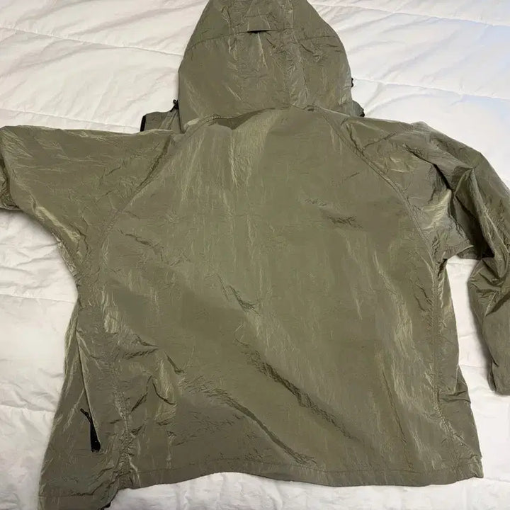 [BUNJANG] Unaffected Olive Hooded Windbreaker L / 언어펙티드 올리브 후드 윈드브레이커 L