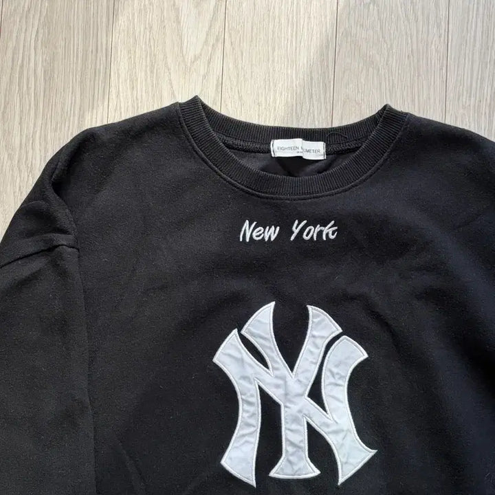 [BUNJANG] Yankees Basic Sweatshirt / 양키스 맨투맨 Free