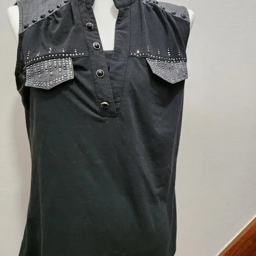 [BUNJANG] Monte Milano Sleeveless Top / 몬테밀라노민소매