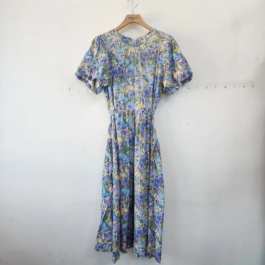[SOLD OUT] 플라워 패턴 볼륨 롱 원피스