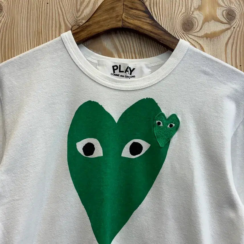 [BUNJANG] Comme des Garcons Green Double Heart T-shirt / 꼼데가르송 그린 더블 하트 티셔츠