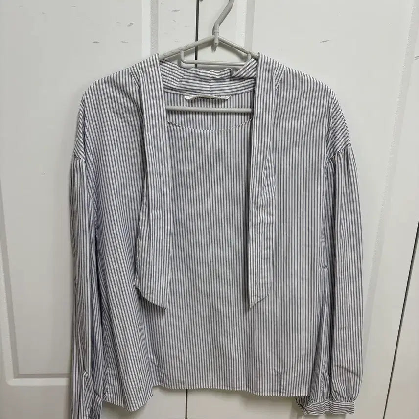 [BUNJANG] London Lace Striped Tie Shirt / 런던레이스 스트라이프 타이 셔츠