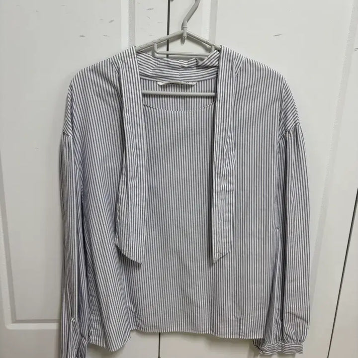[BUNJANG] London Lace Striped Tie Shirt / 런던레이스 스트라이프 타이 셔츠