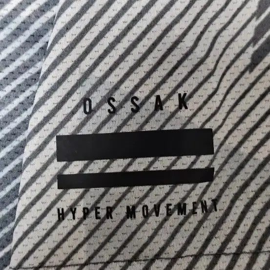 [SOLD OUT] 새옷수준)K2 남성 한여름 냉감용 부드러운 반집업 반팔티, 사이즈100