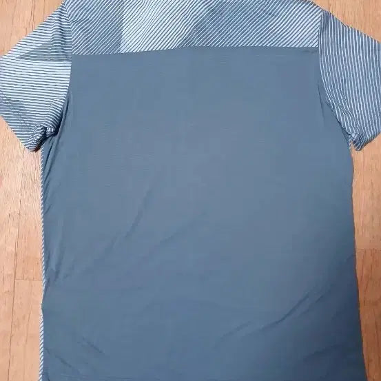 [SOLD OUT] 새옷수준)K2 남성 한여름 냉감용 부드러운 반집업 반팔티, 사이즈100