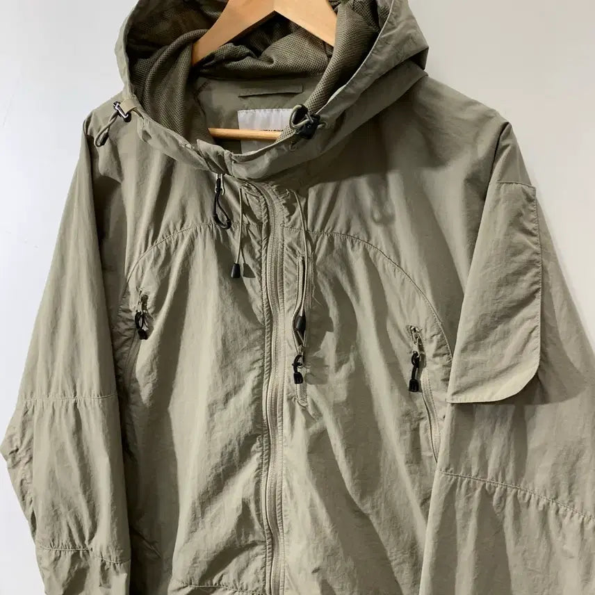 [SOLD OUT] 아웃스탠딩 테크니컬 바람막이