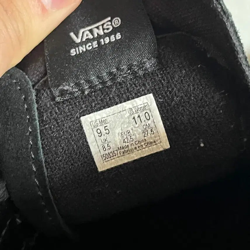 [BUNJANG] Vans Skull Embroidered Sneakers / 반스 275