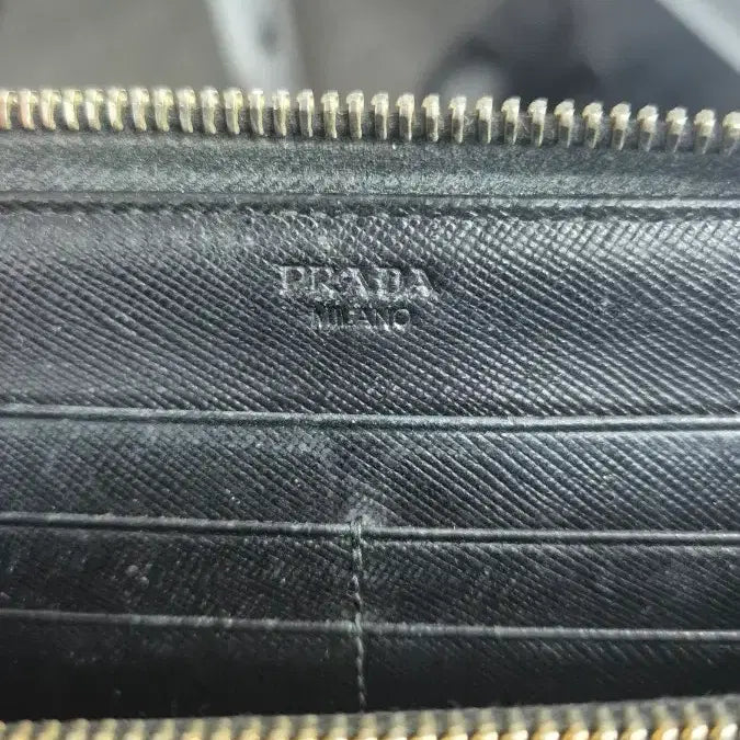 [BUNJANG] Prada Saffiano Leather Zip Long Wallet / 프라다 삼각로고 블랙 사피아노 지퍼장지갑