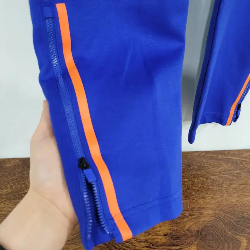 [SOLD OUT] 아디다스 NBA 뉴욕닉스 트레이닝 팬츠