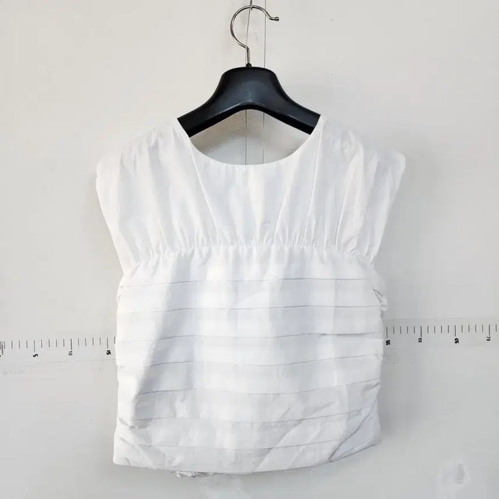 [SOLD OUT] 잇미샤 화이트 셔링 민소매 블라우스