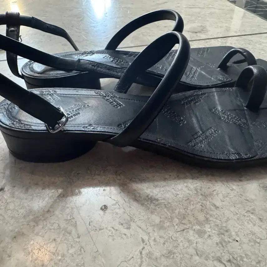 [BUNJANG] Maison Margiela Tabi Sandals (Size 38) / 마르지엘라 타비 샌들 38 사이즈