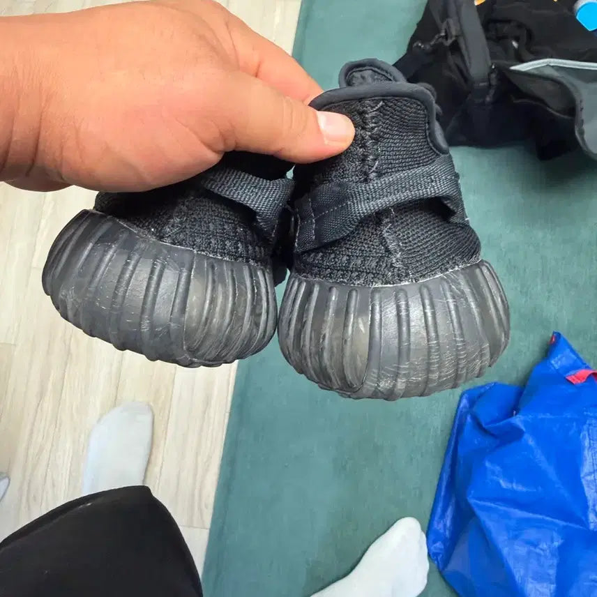 [BUNJANG] Adidas Yeezy 350 Onyx Sneakers / 이지350 오닉스 265