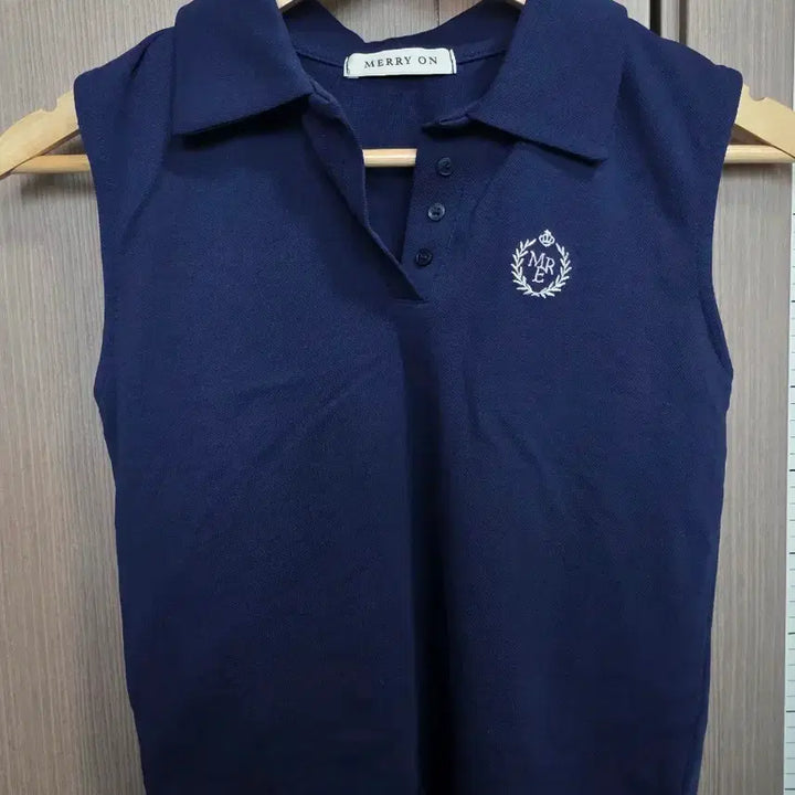 [BUNJANG] Marion Sleeveless T-shirt / 메리온 나시 티셔츠