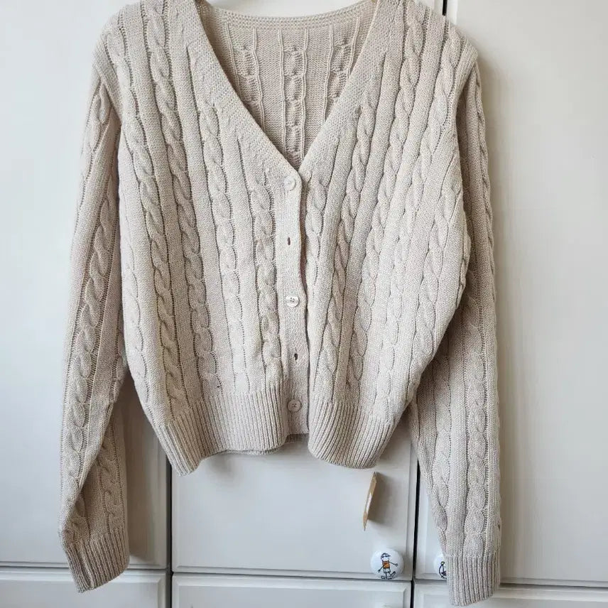 [BUNJANG] Ivory Cable Knit Crop Cardigan / 아이보리 꽈배기 크롭 니트 가디건
