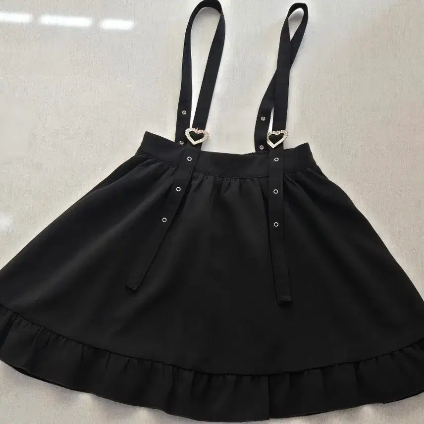 [BUNJANG] ROJITA Black Suspender Frill Skirt / 로리타 아가씨 - ROJITA 로지타 블랙 멜빵 프릴 스커트 하트큐빅
