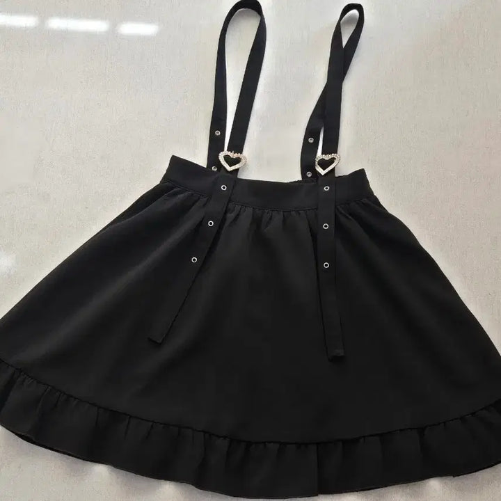 [BUNJANG] ROJITA Black Suspender Frill Skirt / 로리타 아가씨 - ROJITA 로지타 블랙 멜빵 프릴 스커트 하트큐빅