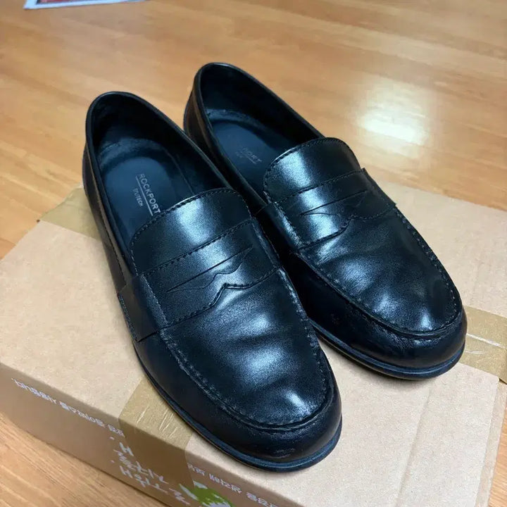 [SOLD OUT] [275/9.5] 락포트 모던 프랩 로퍼 블랙
