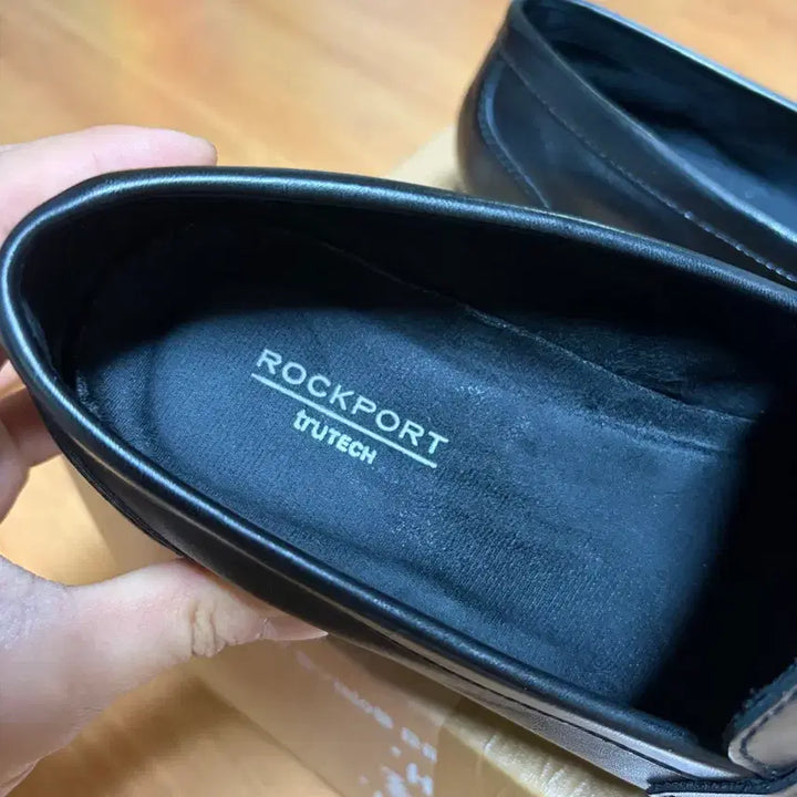 [SOLD OUT] [275/9.5] 락포트 모던 프랩 로퍼 블랙