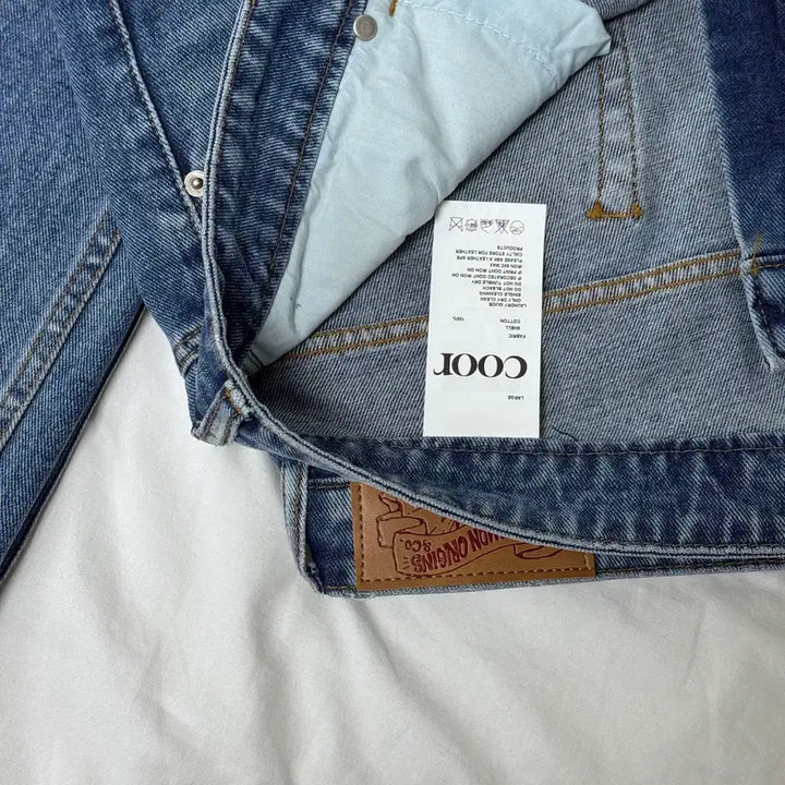 [BUNJANG] Coor Embossed Washed Denim Pants (Washed Blue) / (1회착) 쿠어 coor 엠보 워시드 데님 팬츠 (워시드 블루)
