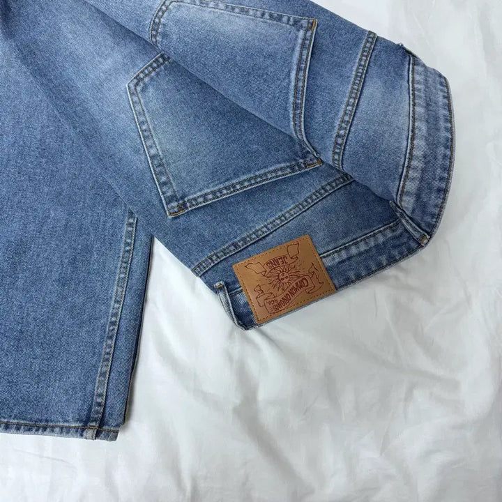 [BUNJANG] Coor Embossed Washed Denim Pants (Washed Blue) / (1회착) 쿠어 coor 엠보 워시드 데님 팬츠 (워시드 블루)