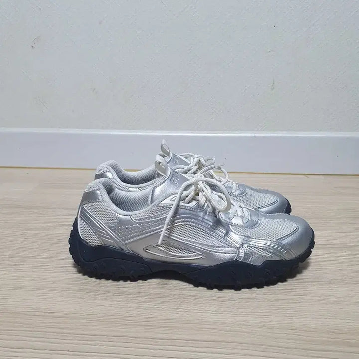 [SOLD OUT] 휠라 에샤페 MS 실버문 240