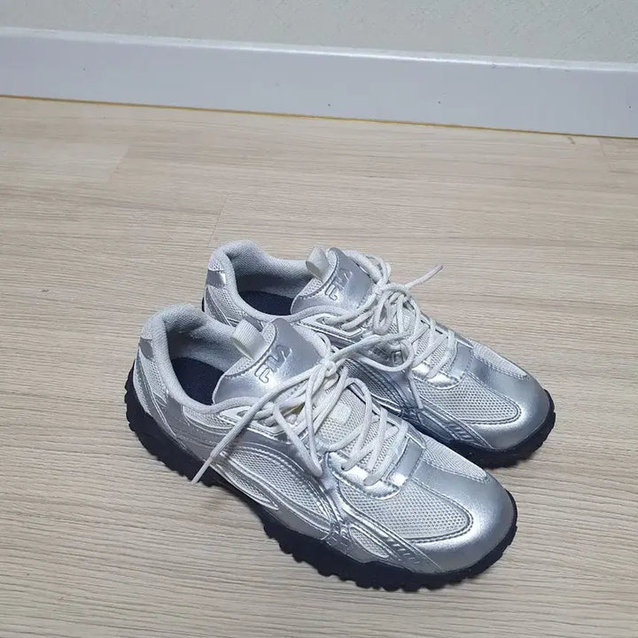 [SOLD OUT] 휠라 에샤페 MS 실버문 240