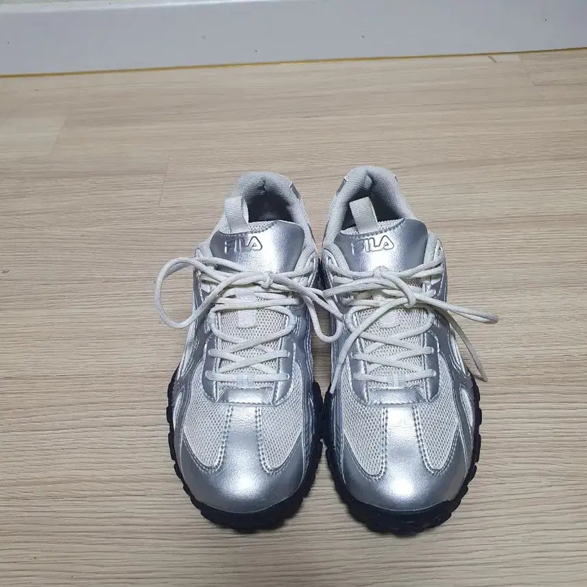[SOLD OUT] 휠라 에샤페 MS 실버문 240