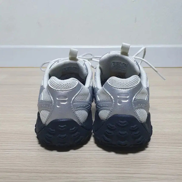 [SOLD OUT] 휠라 에샤페 MS 실버문 240
