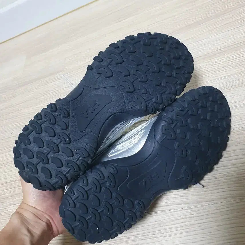 [SOLD OUT] 휠라 에샤페 MS 실버문 240