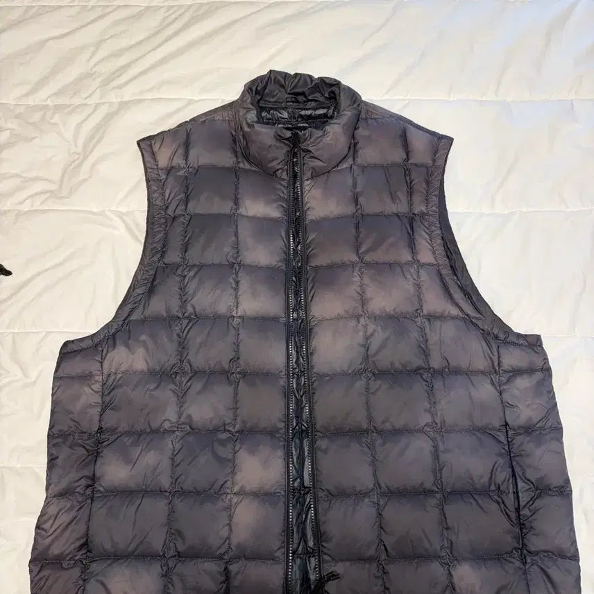 [BUNJANG] Beams x Gramicci Taion Lightweight Padded Vest / 빔즈 그라미치 타이온 경량 패딩 베스트