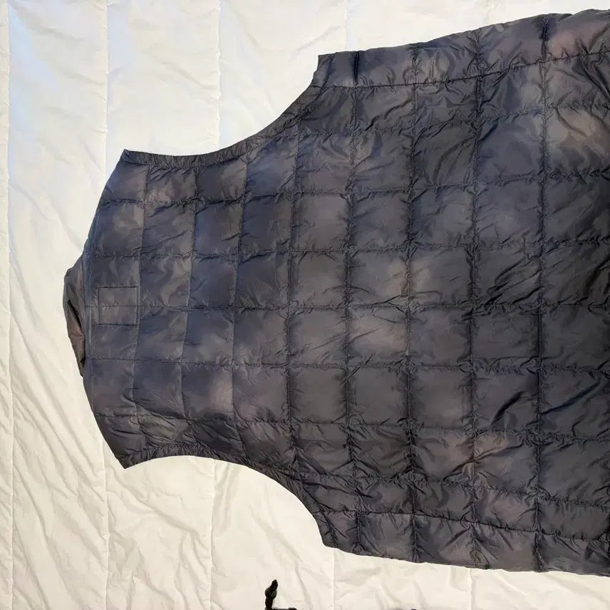 [BUNJANG] Beams x Gramicci Taion Lightweight Padded Vest / 빔즈 그라미치 타이온 경량 패딩 베스트