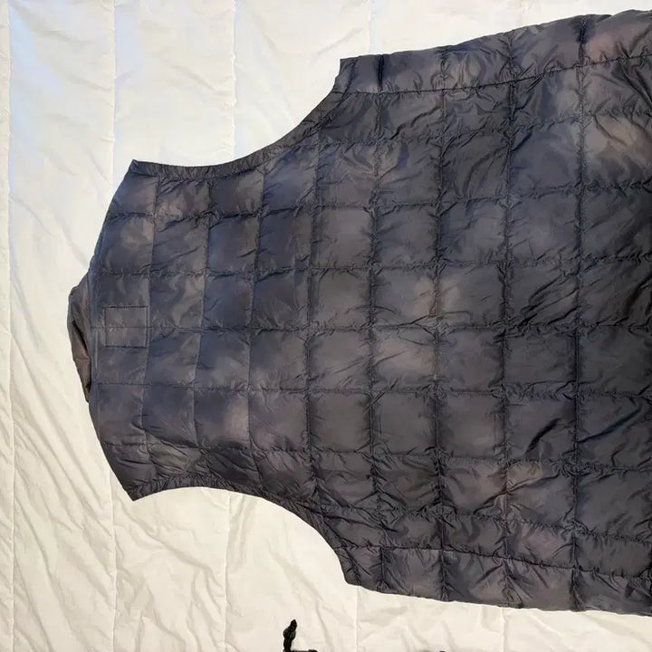 [BUNJANG] Beams x Gramicci Taion Lightweight Padded Vest / 빔즈 그라미치 타이온 경량 패딩 베스트