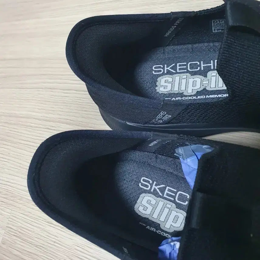 [SOLD OUT] 스케쳐스 고워크 슬립온 블랙 255