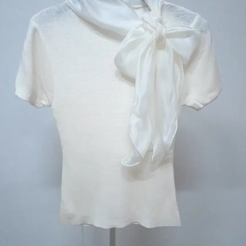[SOLD OUT] 새상품 실키 리본타이 니트