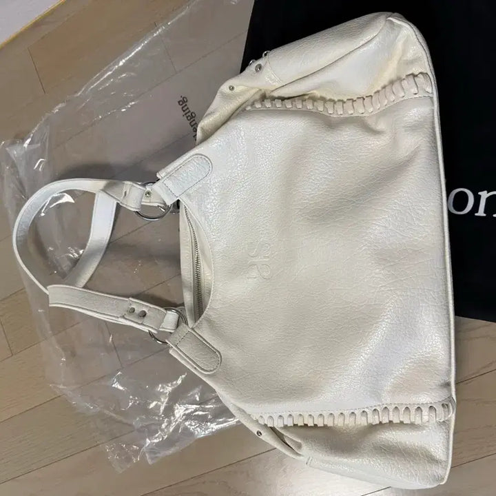 [SOLD OUT] 에즈온 보니타 빅백 아이보리 새상품