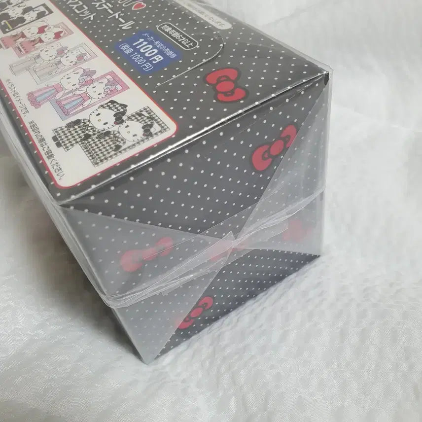 [BUNJANG] Sanrio Hello Kitty Birthday Closet Random Figure (Sealed) / 미개봉 풀박스) 산리오 헬로키티 생일 클로젯 랜덤 피규어