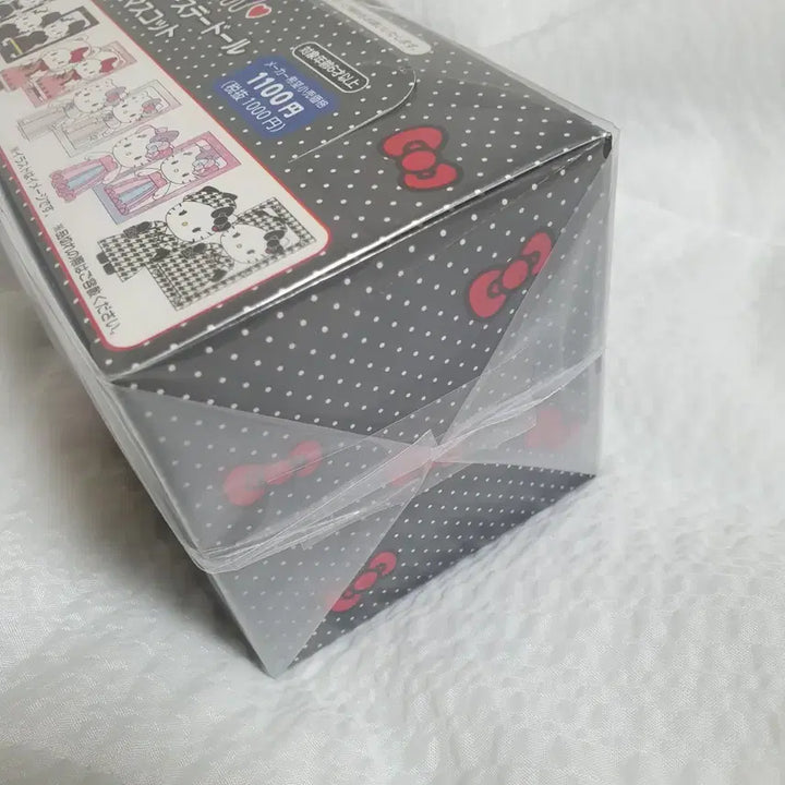 [BUNJANG] Sanrio Hello Kitty Birthday Closet Random Figure (Sealed) / 미개봉 풀박스) 산리오 헬로키티 생일 클로젯 랜덤 피규어