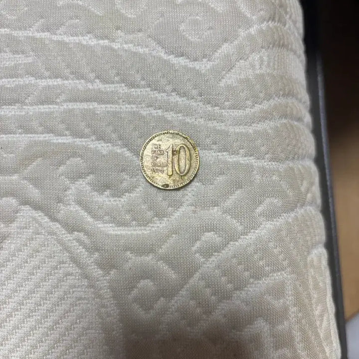 [BUNJANG] 1972 Korean 10 Won Coin / 1972년도 10원 희귀 동전 팝니다