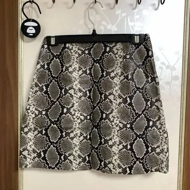 [BUNJANG] PU Mini Skirt / 파이톤 pu 미니 스커트