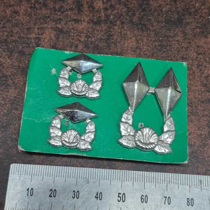 [BUNJANG] 1980s Korean Military Memorabilia Set / 1980년대  군대 기념품 세트 (전보, 손전등, 면도날, 계급장)
